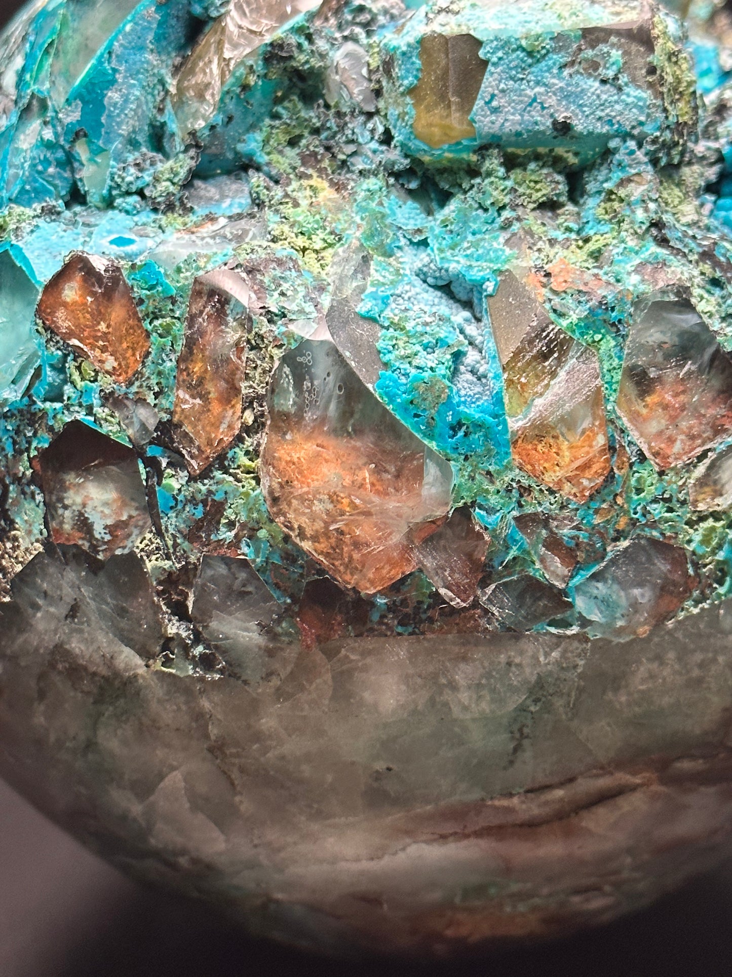 Chrysocolla in Quartz