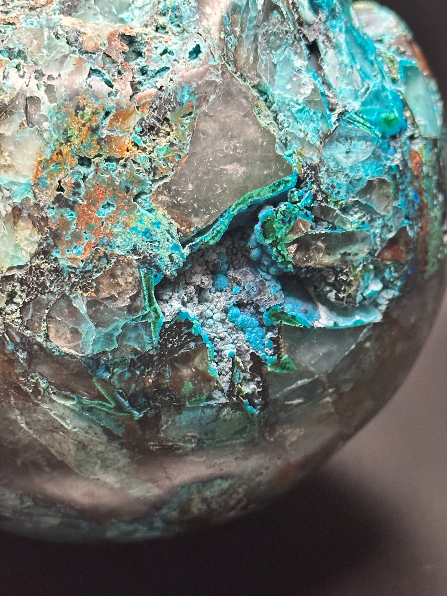 Chrysocolla in Quartz